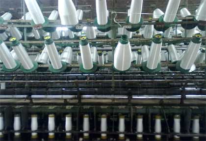 Twisting and doubling machine